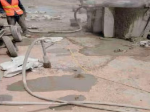 潍坊水泥混凝土路面板底注浆技术 路面脱空注浆整治方案